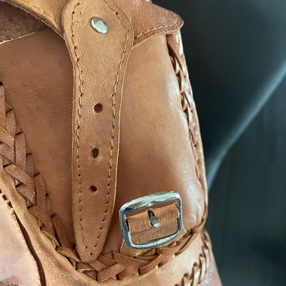 Handcrafted Leather Backpack - Picture 4 of 7